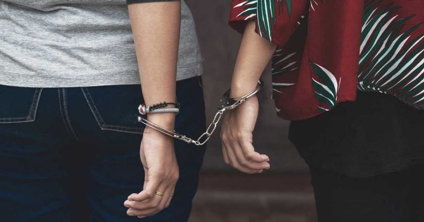 രണ്ടാം ഹണിമൂണിന് നിര്ബന്ധിച്ച് ആന്റി; ബാഗ് കൊടുത്തു: ദമ്പതികള് ഖത്തര് ജയിലില്