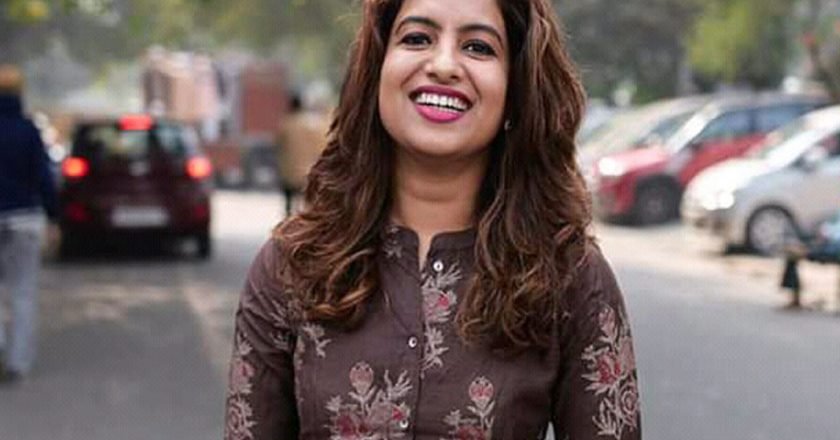 ഈ പെണ്കുട്ടിയുടെ ഉള്ക്കരുത്തിനും പോരാട്ടത്തിനും മുന്നില് കയ്യടിക്കുകയാണ് സോഷ്യൽ മീഡിയ